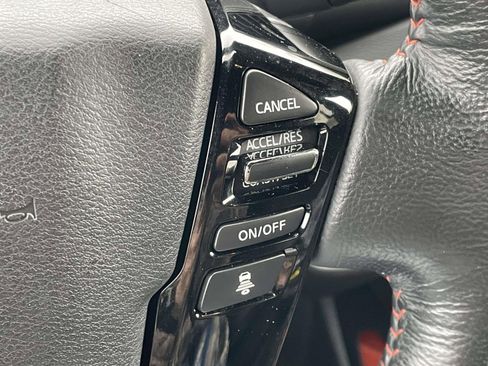 Used 2022 Nissan Frontier PRO-4X image 25