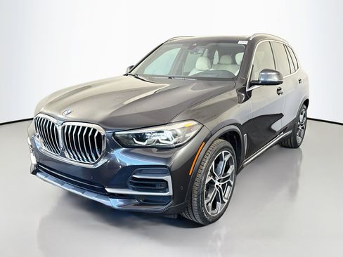Used 2022 BMW X5 sDrive40i w/ Premium Package RWD image 4