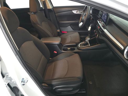 Used 2024 Kia Forte LXS w/ LXS Technology Package image 21