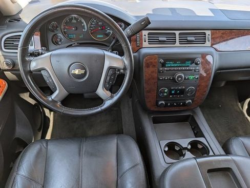 Used 2014 Chevrolet Suburban LT AWD/4WD image 22