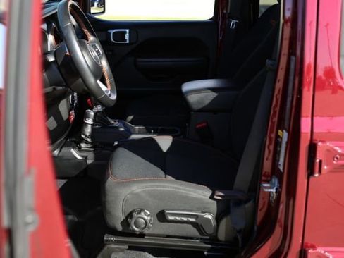 Used 2022 Jeep Gladiator Mojave w/ Trailer Tow Package image 8