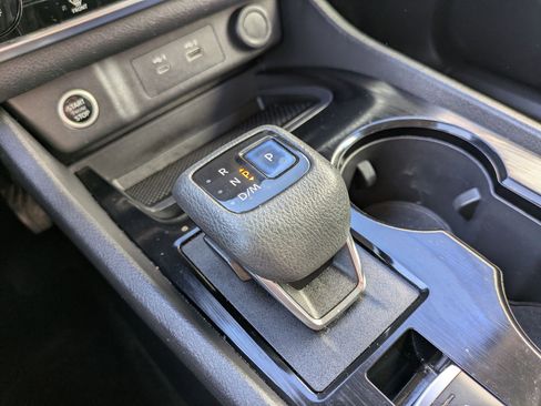 Used 2022 Nissan Rogue SV image 27