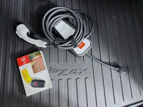 Used 2025 Toyota bZ4X XLE w/ Weather Package image 34