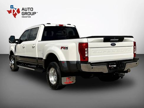 Used 2020 Ford F350 Lariat w/ Lariat Value Package AWD/4WD image 3
