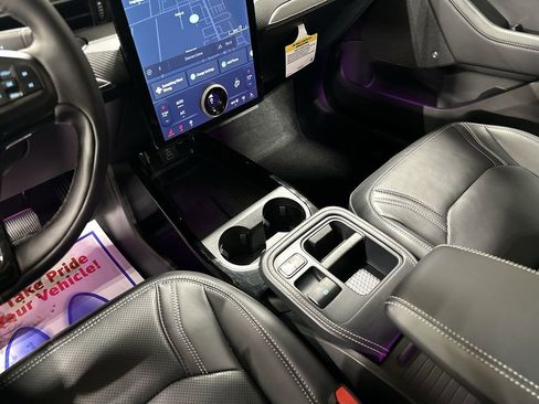Used 2025 Ford Mustang Mach-E Premium image 24
