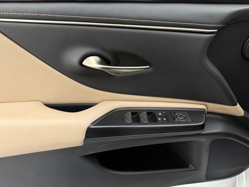 Used 2021 Lexus ES 350 w/ Accessory Package FWD image 11