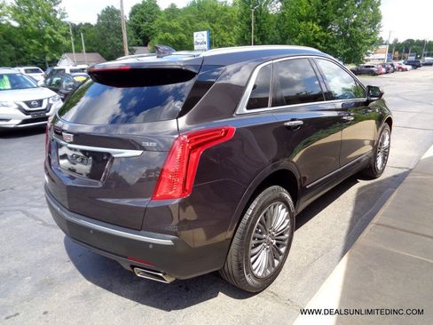 Used 2019 Cadillac XT5 Luxury w/ LPO, Radiant Package AWD/4WD image 3