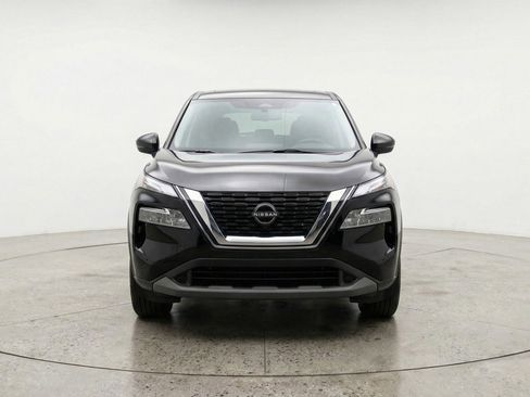 Used 2025 Nissan Rogue SV AWD/4WD image 2