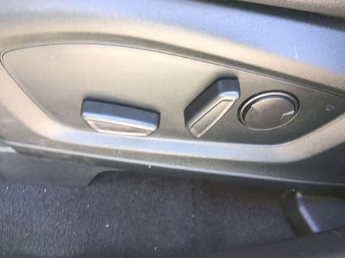 Used 2021 Ford Explorer XLT w/ Equipment Group 202A image 17