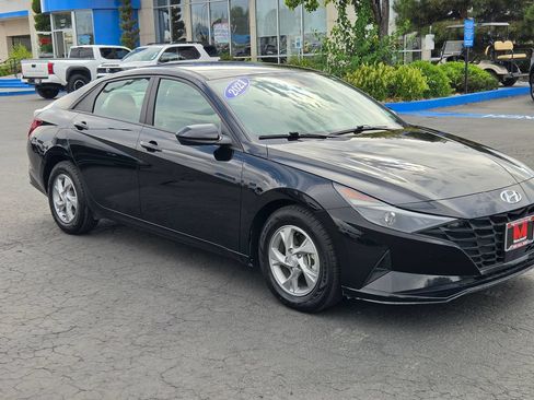 Used 2021 Hyundai Elantra SE FWD image 1