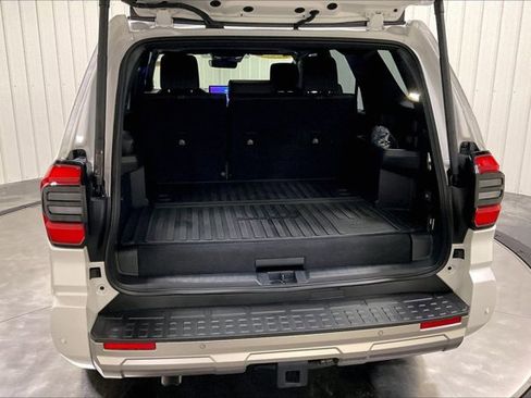 Used 2025 Toyota 4Runner Limited AWD/4WD image 38