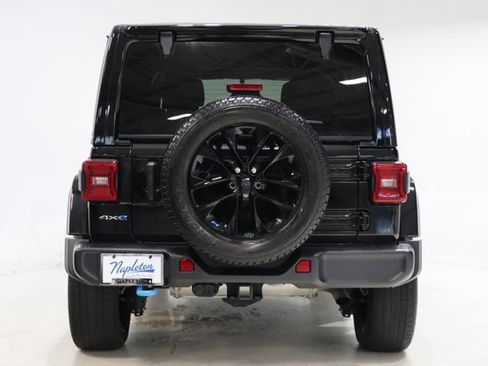 Used 2023 Jeep Wrangler Unlimited Sahara w/ Cold Weather Group AWD/4WD image 6