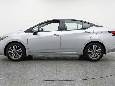 Used 2025 Nissan Versa SV FWD image 5