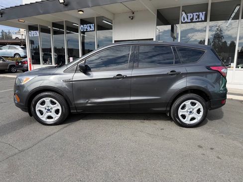 Used 2017 Ford Escape S image 3