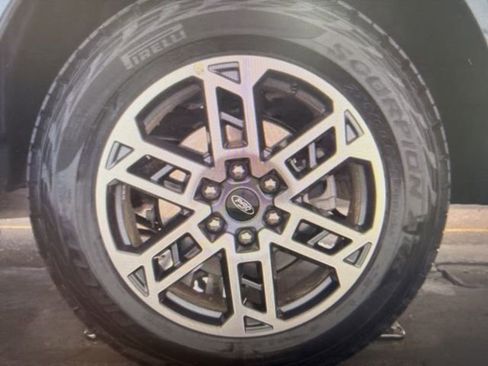 Used 2025 Ford Expedition Active image 11