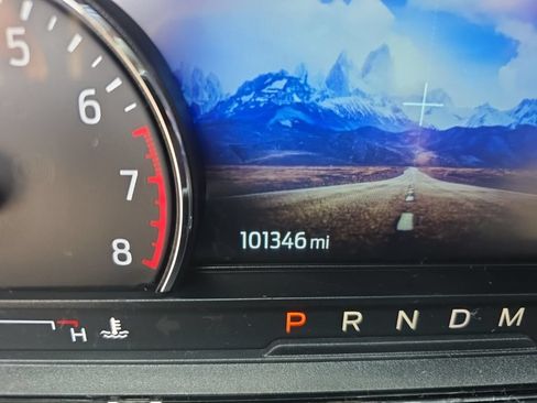 Used 2021 Ford Explorer XLT w/ Equipment Group 202A RWD image 11