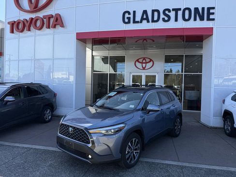 Used 2023 Toyota Corolla Cross XLE w/ Convenience Package image 1