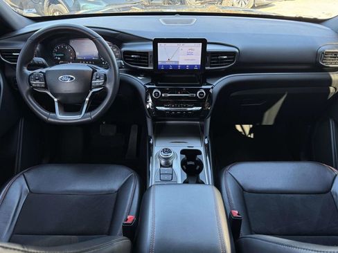 Certified 2023 Ford Explorer ST-Line w/ Class IV Trailer Tow Package image 2