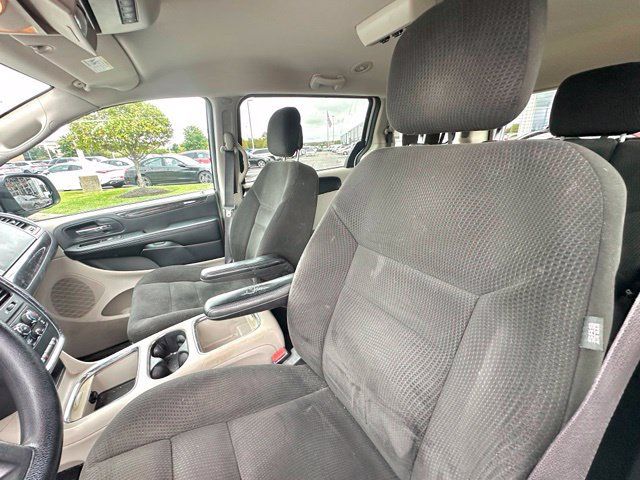 Used 2016 Dodge Grand Caravan SXT FWD image 24