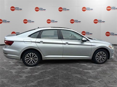 Used 2019 Volkswagen Jetta image 8