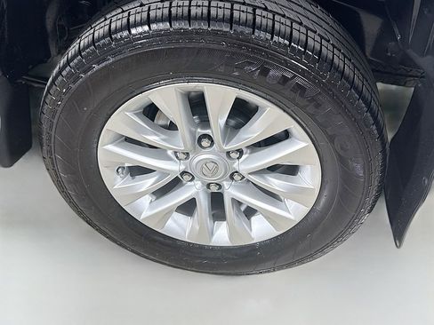 Used 2017 Lexus GX 460 Premium AWD/4WD image 9
