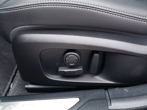 Used 2024 Jaguar XF R-Dynamic SE image 22