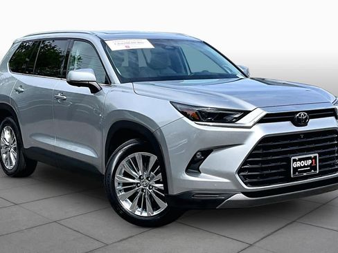 Certified 2024 Toyota Grand Highlander AWD image 3