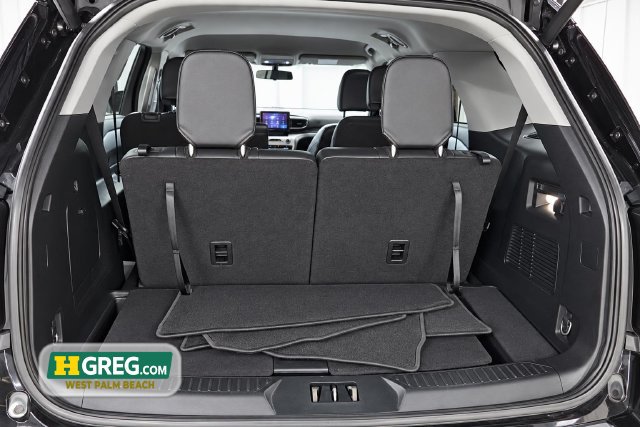 Used 2021 Ford Explorer XLT w/ Equipment Group 202A RWD image 16