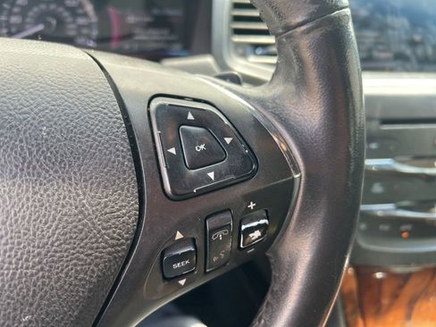 Used 2013 Lincoln MKS AWD image 16