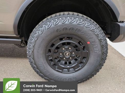 New 2026 Ford Bronco Badlands w/ Sasquatch Package AWD/4WD image 32
