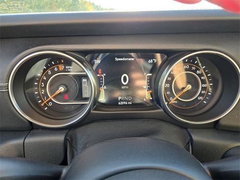 Used 2018 Jeep Wrangler Unlimited Sahara image 31