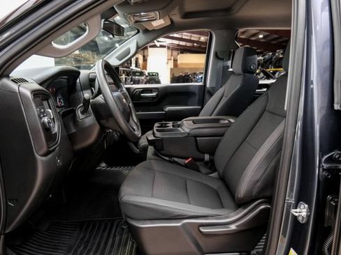 Used 2020 Chevrolet Silverado 1500 Custom w/ Custom Value Package RWD image 13
