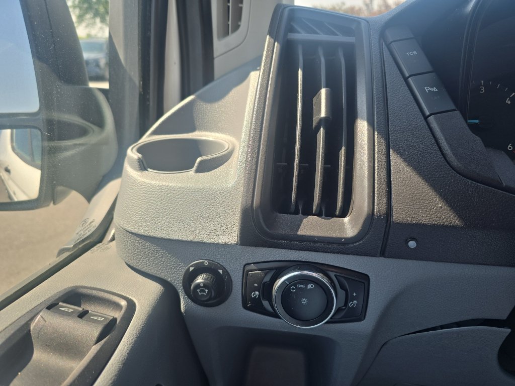 Used 2015 Ford Transit 250 130 Low Roof RWD image 12