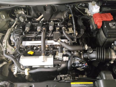 Used 2025 Nissan Versa SV FWD image 30