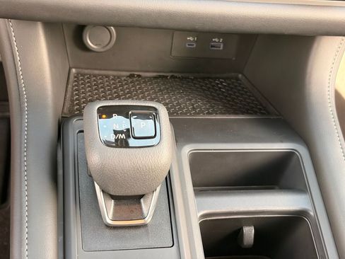 Used 2025 Nissan Pathfinder S FWD image 25