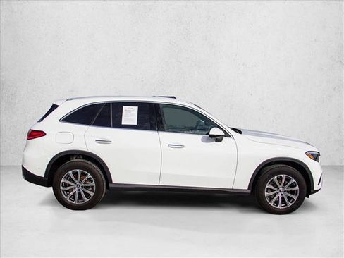 Certified 2026 Mercedes-Benz GLC 300 4MATIC image 4