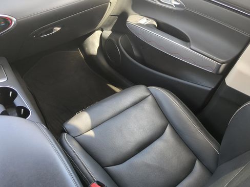 Used 2023 Genesis GV70 2.5T w/ Advanced Package image 17