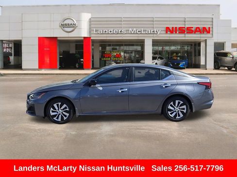 Used 2024 Nissan Altima 2.5 S FWD image 8