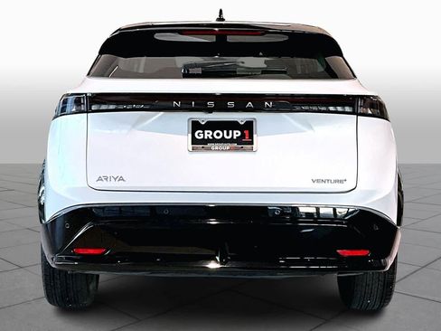 Certified 2024 Nissan Ariya FWD image 3