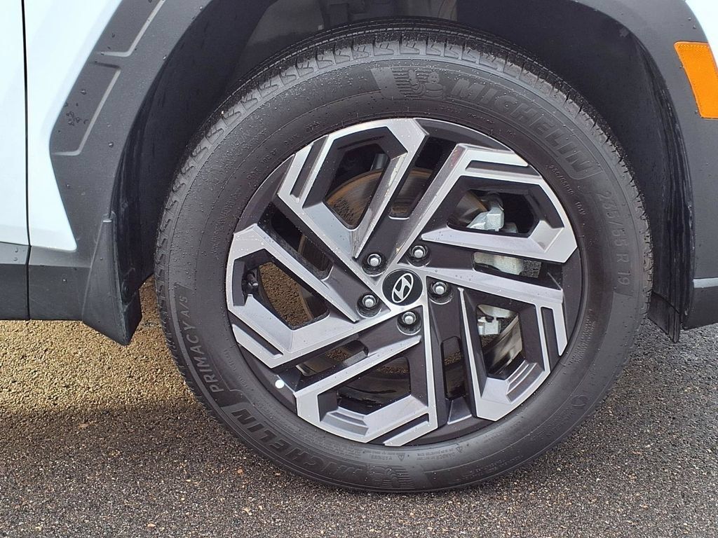 Used 2025 Hyundai Tucson Limited AWD/4WD image 11