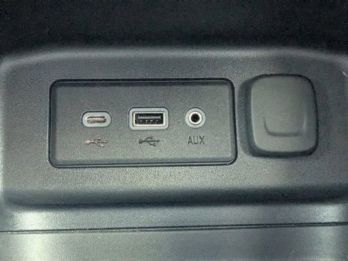 Used 2019 Chevrolet Equinox LT image 25