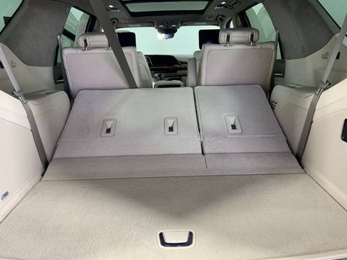 Used 2024 Cadillac Escalade Sport Platinum w/ LPO, ONYX Package AWD/4WD image 12