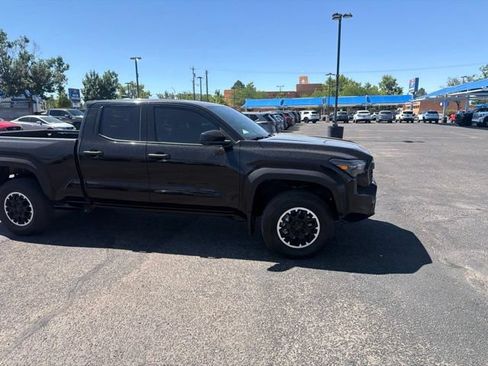 Used 2025 Toyota Tacoma TRD Off-Road AWD/4WD image 9