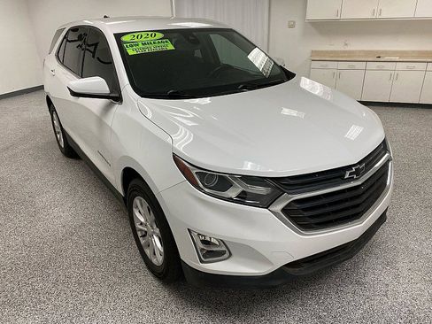 Used 2020 Chevrolet Equinox LT image 3