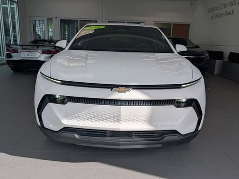 Used 2026 Chevrolet Equinox EV LT FWD image 2