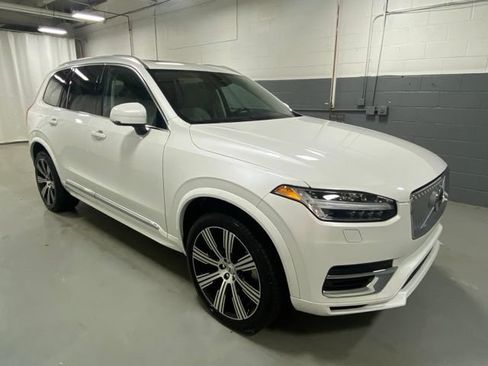 Used 2025 Volvo XC90 T8 Core w/ Climate Package AWD/4WD image 4