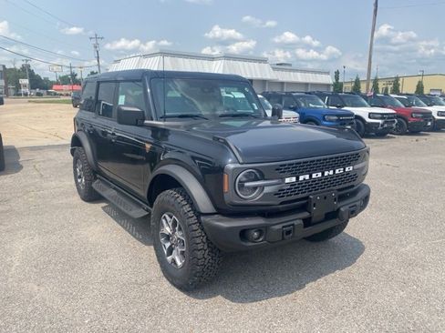 New 2025 Ford Bronco Badlands image 8