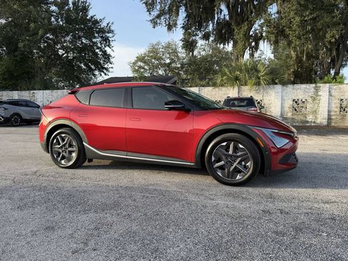 Certified 2025 Kia EV6 Light w/ Light LR Technology Package AWD/4WD image 2
