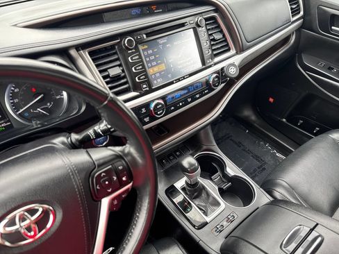 Used 2019 Toyota Highlander Limited AWD/4WD image 23