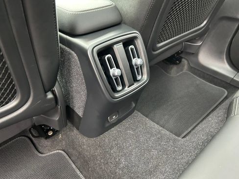 Used 2023 Volvo XC40 Recharge Plus image 52